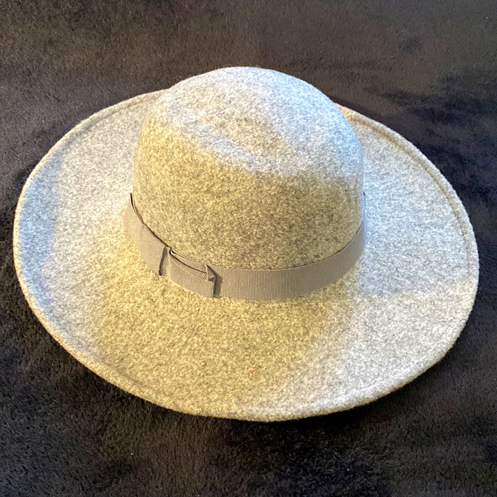 Women’s Grey Winter Hat